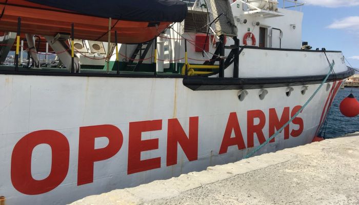 Odissea Finita Per La Open Arms Nave Sequestrata E Migranti Sbarcati A