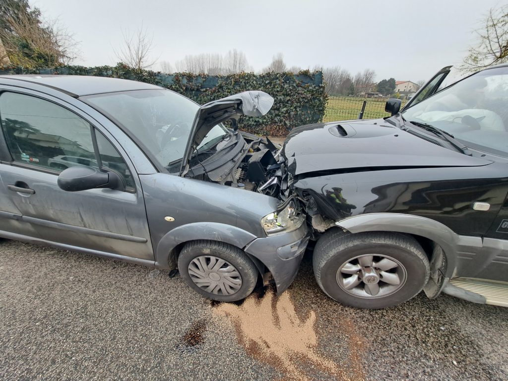 Scontro Frontale Tra Due Auto Entrambe Le Conducenti In Ospedale In Codice Giallo L Eco Vicentino